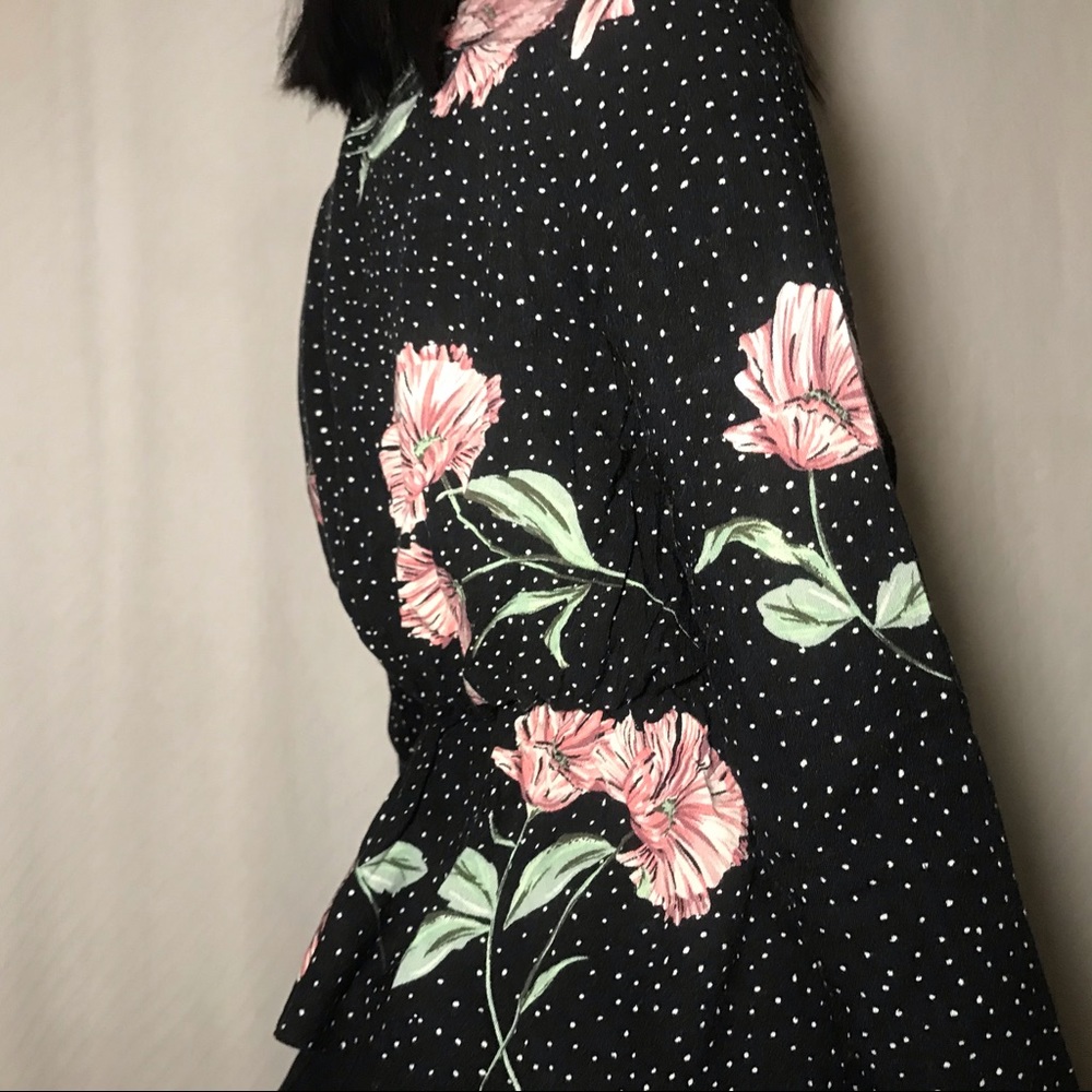 Floral wrap top - Picture 3 of 3